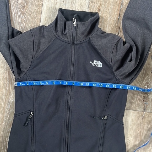 The North Face Windwall Zip Up Jacket Black & Gray - Picture 10 of 11